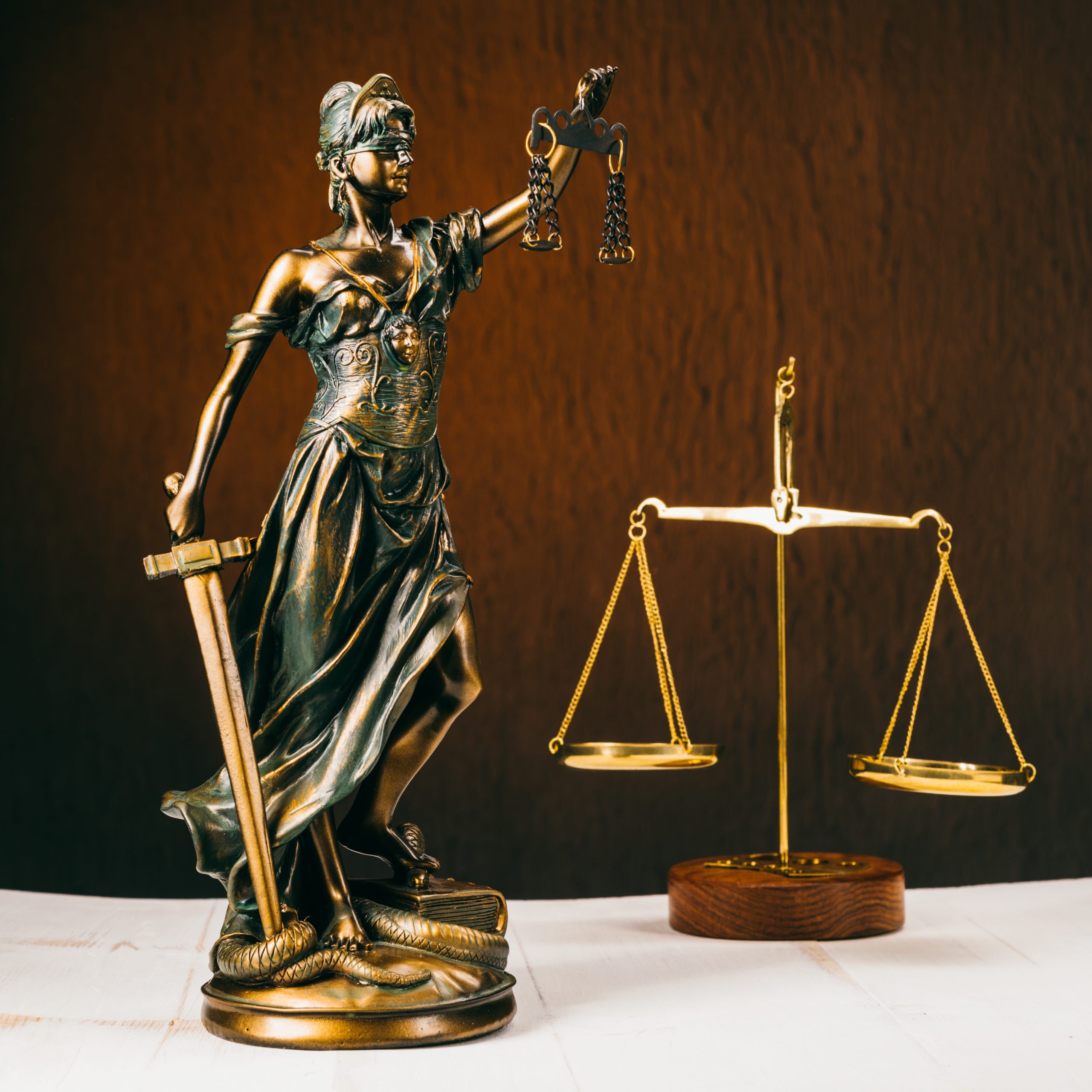 Irregularidad Procesal Penal – Justicia y Balanza de justicia Irregularidad Procesal Penal - Justicia y Balanza de justicia